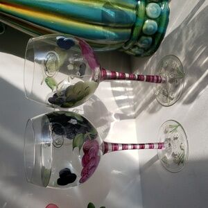 (2) Vintage Handpainted Balloon Wine Glasses By Home Essentials & Beyond. NWT